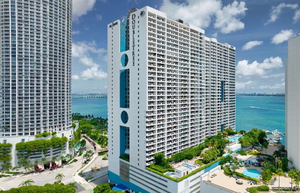 DoubleTree By Hilton Grand Hotel Biscayne Bay image 2