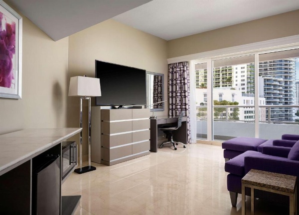 DoubleTree By Hilton Grand Hotel Biscayne Bay image 19