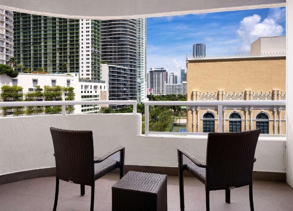 DoubleTree By Hilton Grand Hotel Biscayne Bay image 21