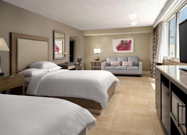 DoubleTree By Hilton Grand Hotel Biscayne Bay image 23