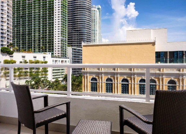 DoubleTree By Hilton Grand Hotel Biscayne Bay image 25