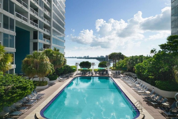 DoubleTree By Hilton Grand Hotel Biscayne Bay image 9